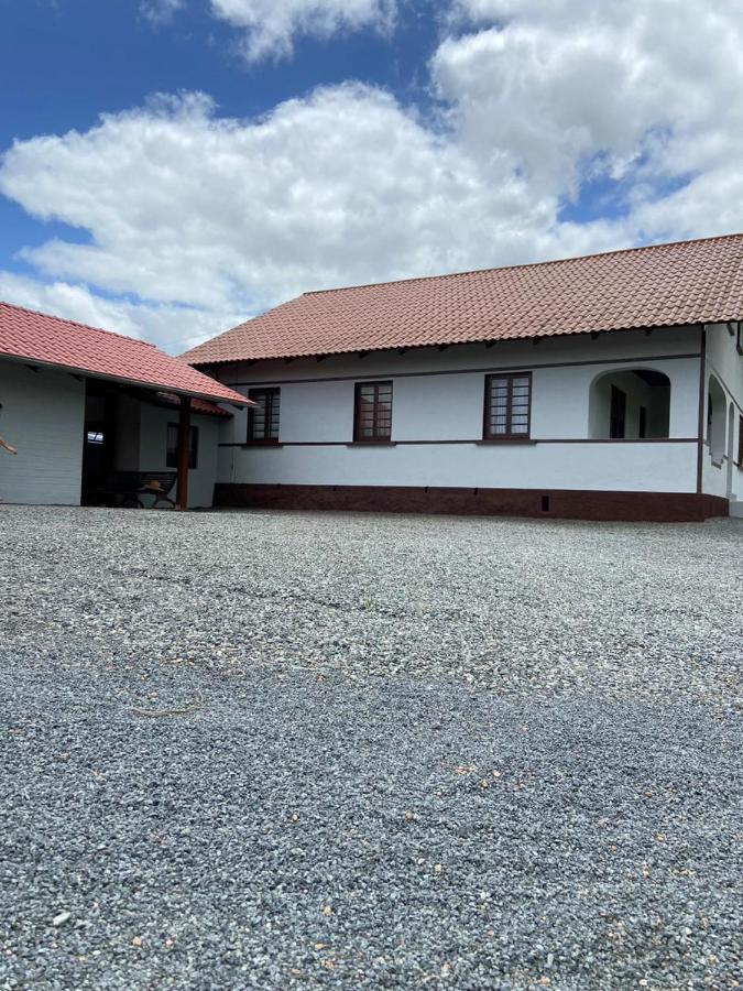 Casa Colonial Em Rio Dos Cedros Villa Buitenkant foto